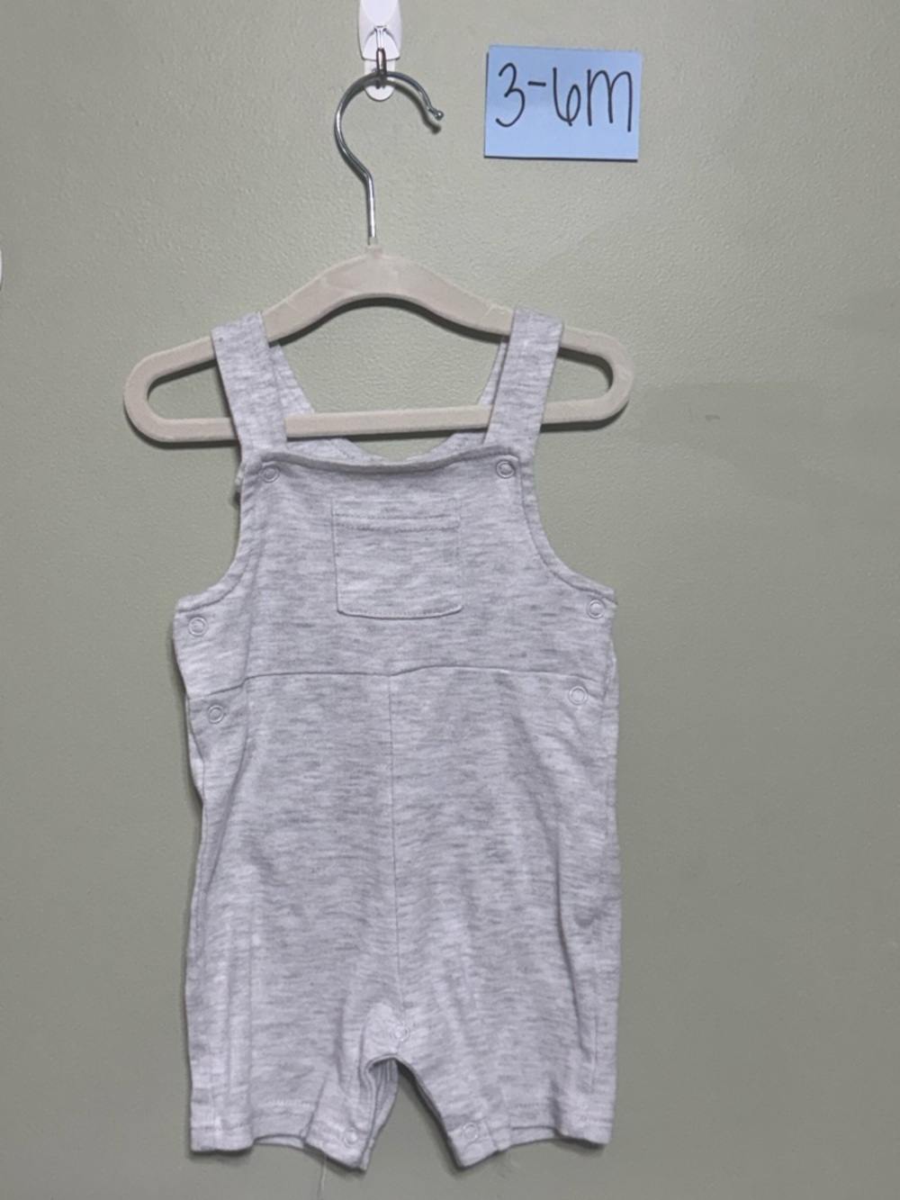 NWOT Harry & Violet Neutral Heather Gray Soft Infant Overalls Romper, 3-6 Months